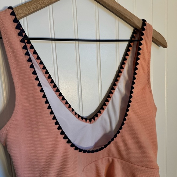 NWT Cupshe Coral Ruffled One Piece Swimsuit Size Medium - Picture 5 of 12